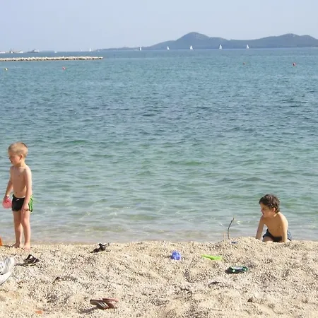 Family-friendly With Swimming Pool Sveti Filip I Jakov, Biograd - 19325 Apartamento