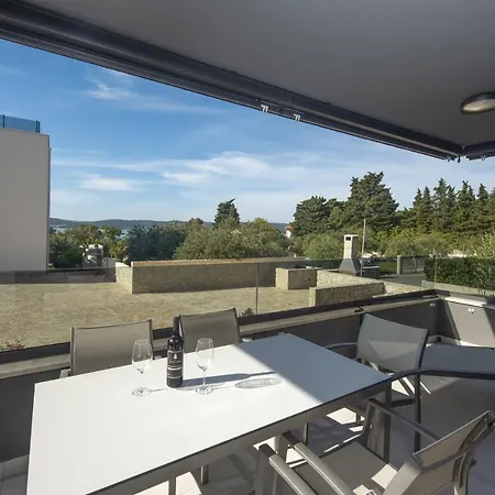 Apartamento Family-friendly With Swimming Pool Sveti Filip I Jakov, Biograd - 19325 *