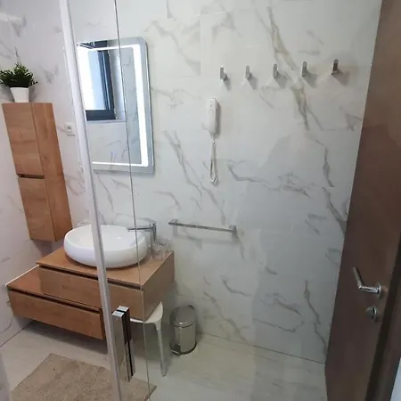 Apartamento Family-friendly With Swimming Pool Sveti Filip I Jakov, Biograd - 19325 Sveti Filip i Jakov
