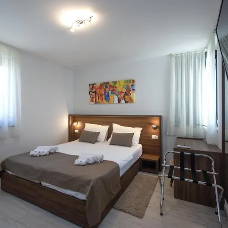 Family-friendly With Swimming Pool Sveti Filip I Jakov, Biograd - 19325 * Sveti Filip i Jakov