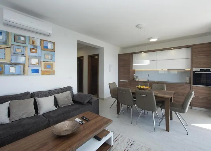 Family-friendly With Swimming Pool Sveti Filip I Jakov, Biograd - 19325 Свети-Филип-и-Яков