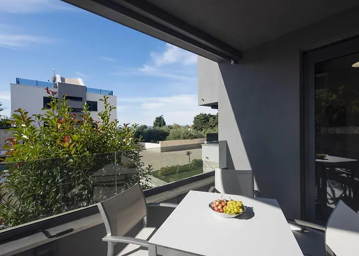 Family-friendly With Swimming Pool Sveti Filip I Jakov, Biograd - 19325 Апартаменты *